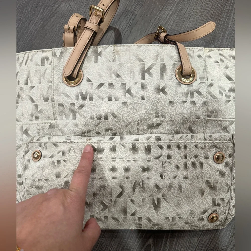 MICHAEL Michael Kors Jet Set Logo Print Signature Vanilla Tote Handbag
